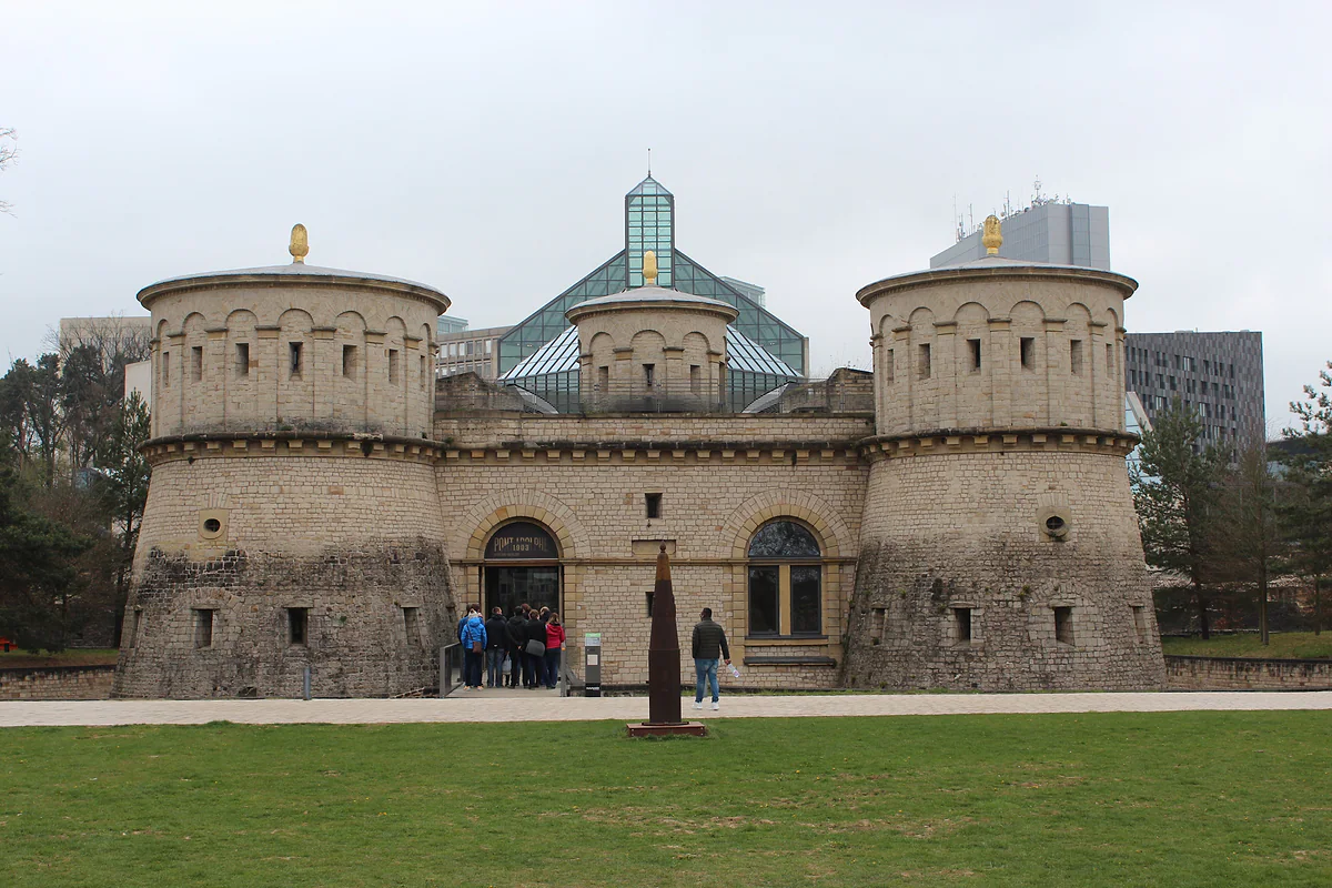 Fort Thüngen with its two round towers and golden acorns, home of the Dräi Eechelen museum in Kirchberg